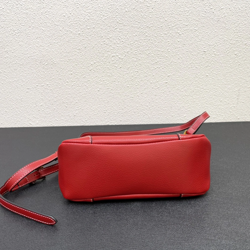 Prada AAA Quality Messenger Bags For Women BestValue 9572