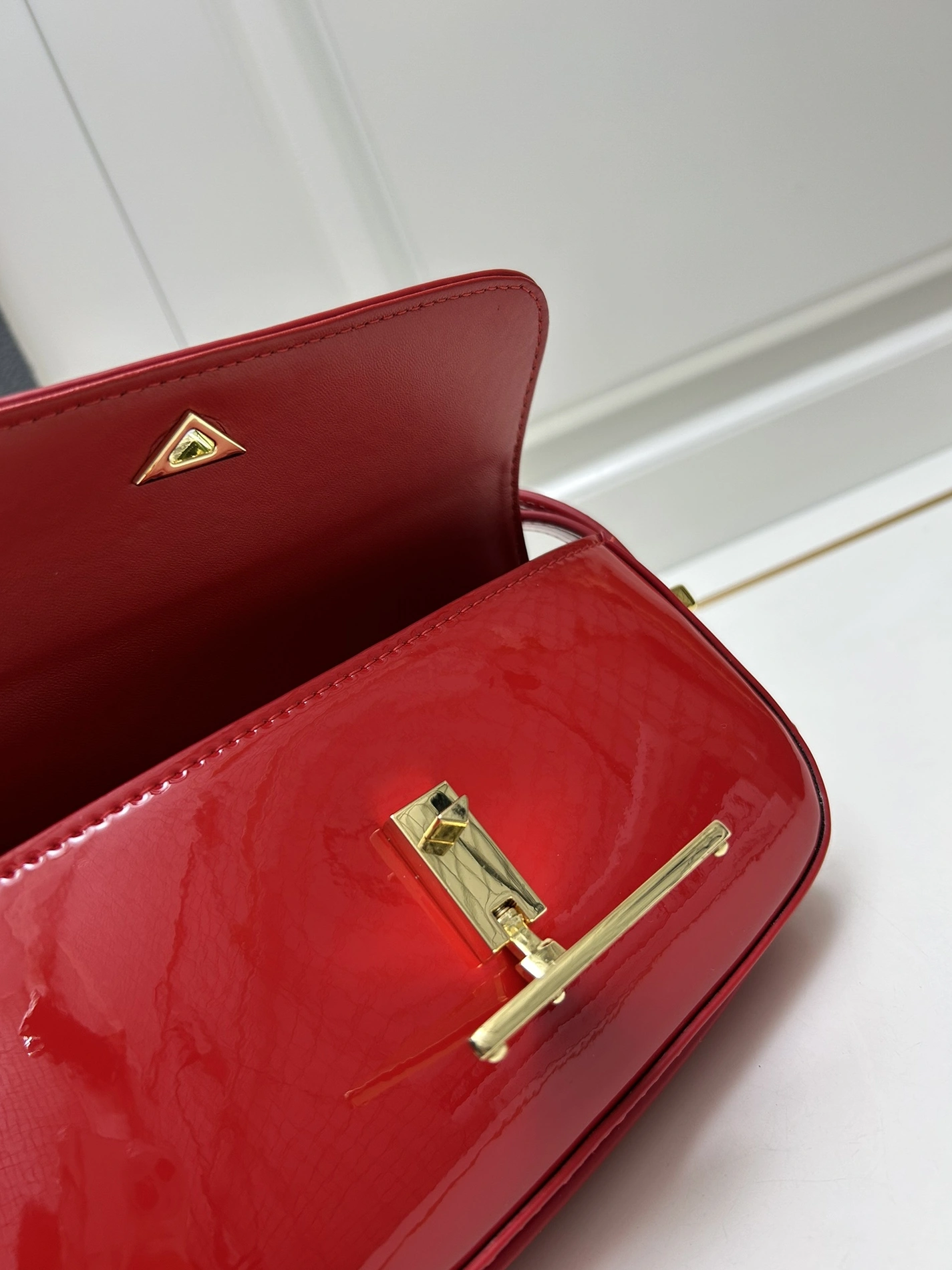 Prada AAA Quality Messenger Bags For Women BestValue 9966