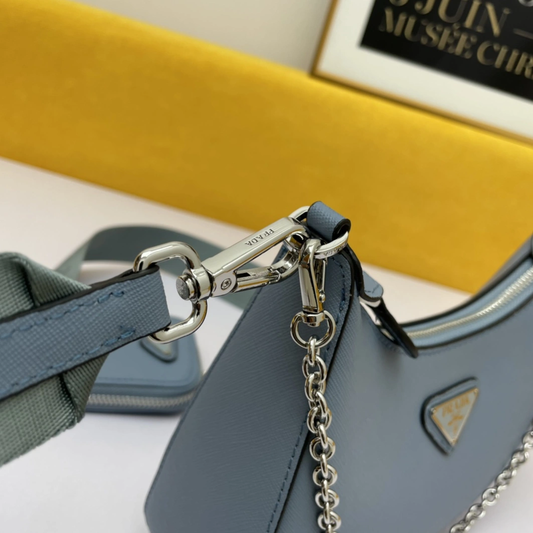 Prada AAA Quality Messenger Bags For Women Breathable 9431