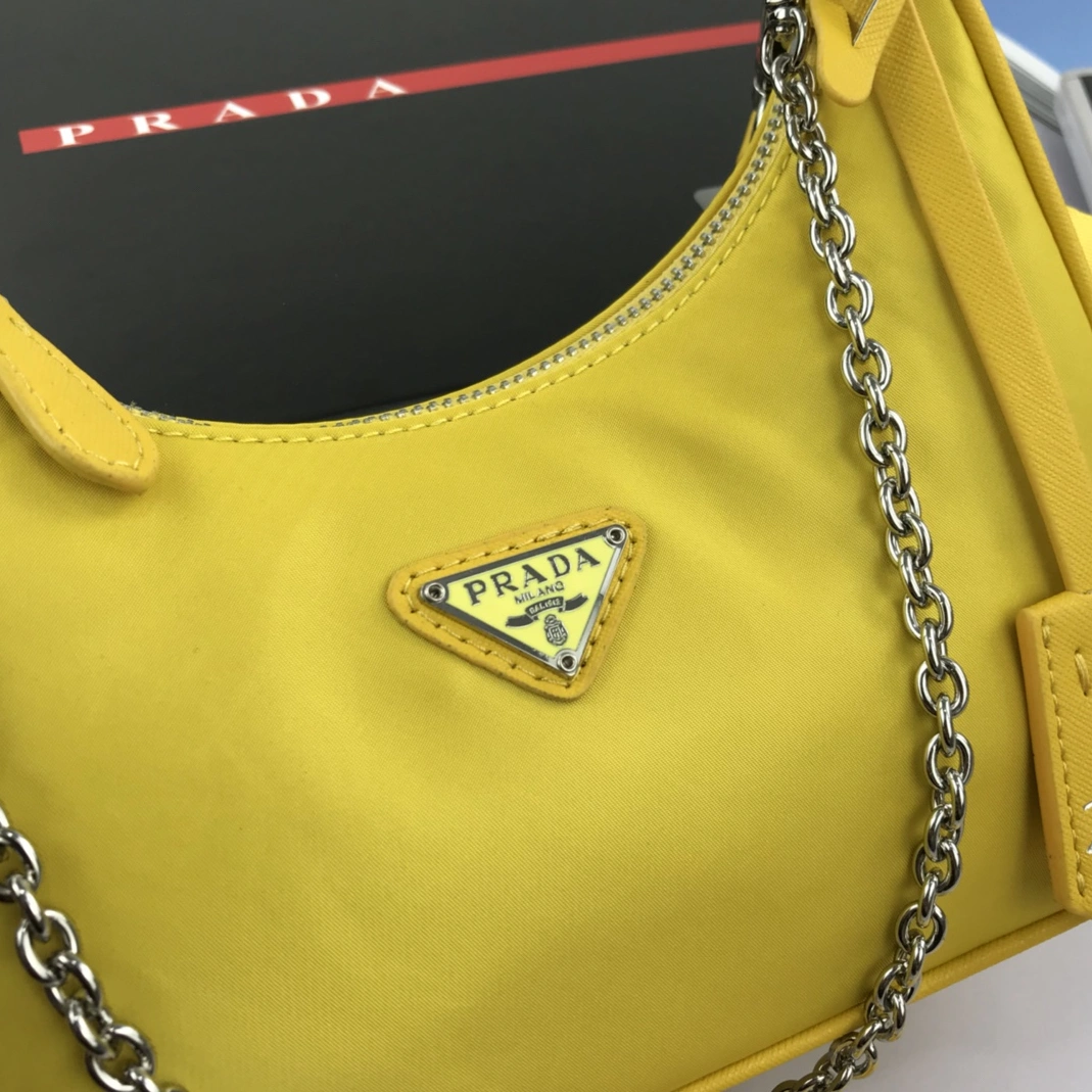 Prada AAA Quality Messenger Bags For Women Classic 1027