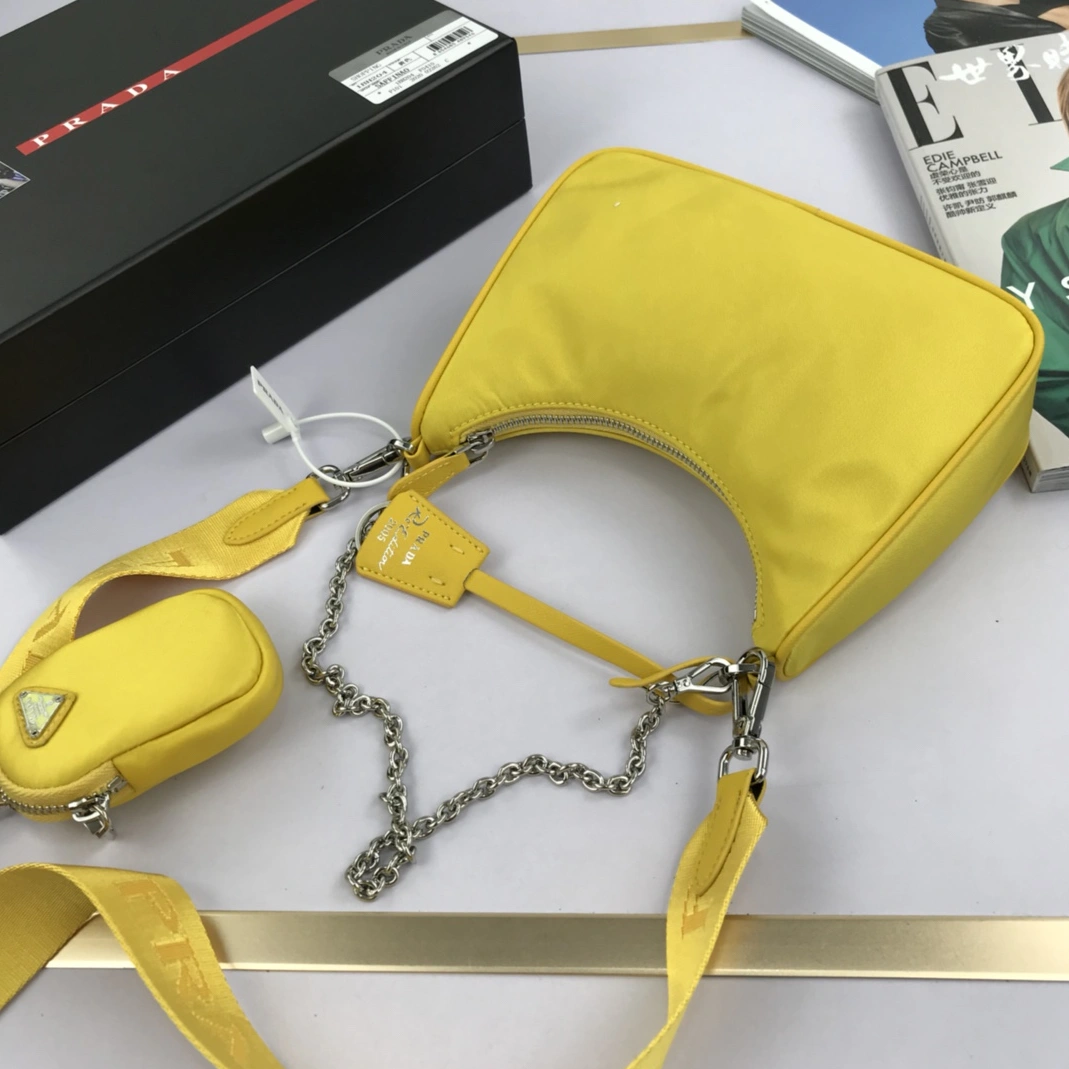 Prada AAA Quality Messenger Bags For Women Classic 1027