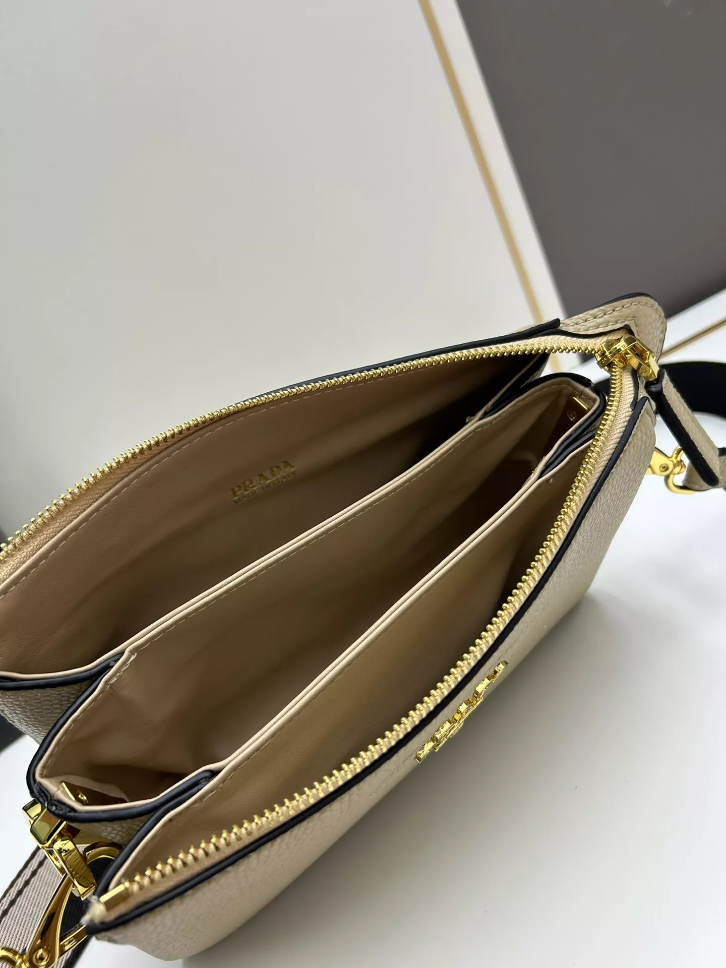 Prada AAA Quality Messenger Bags For Women Comfortable 1113