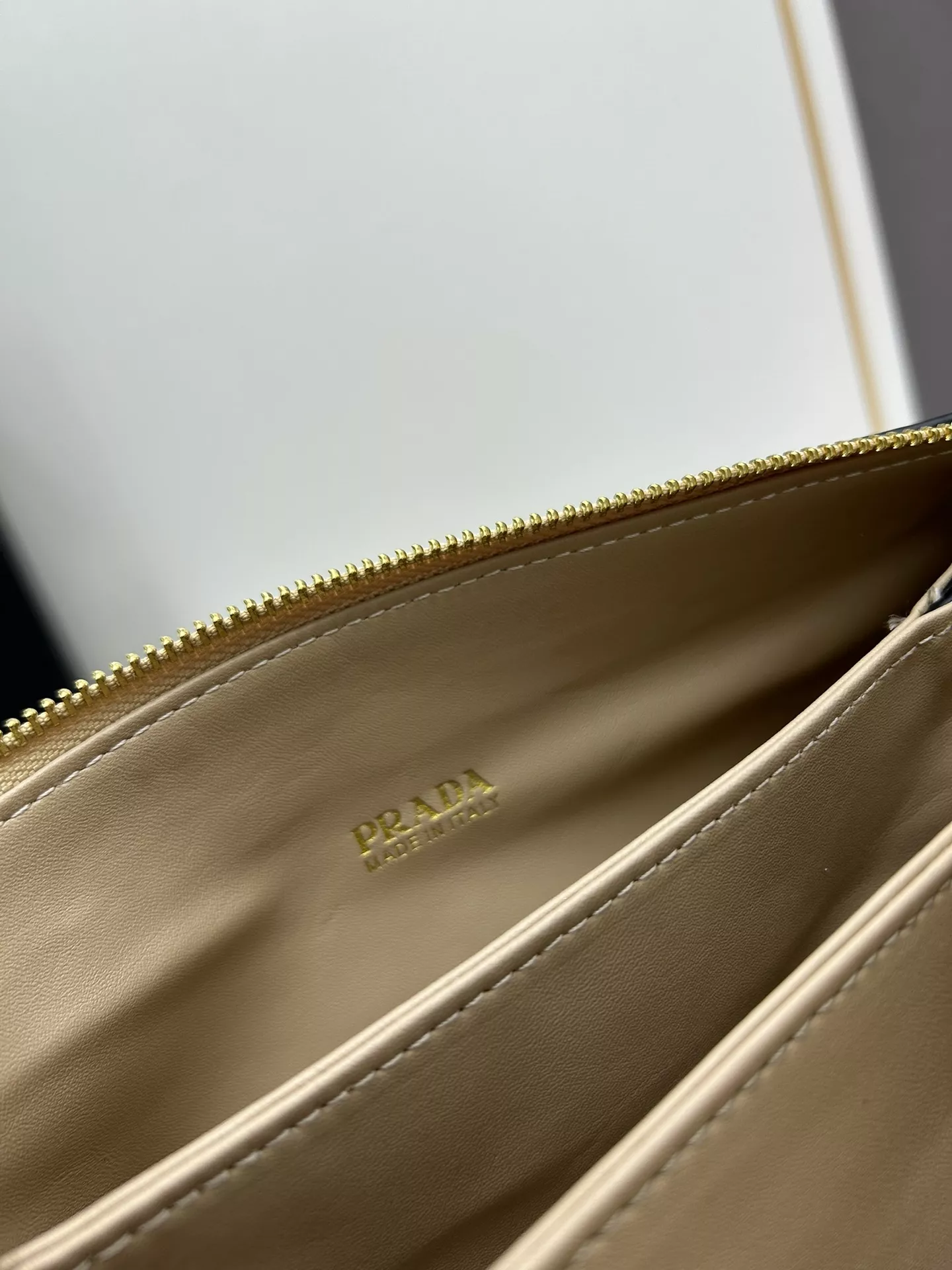 Prada AAA Quality Messenger Bags For Women Comfortable 1113