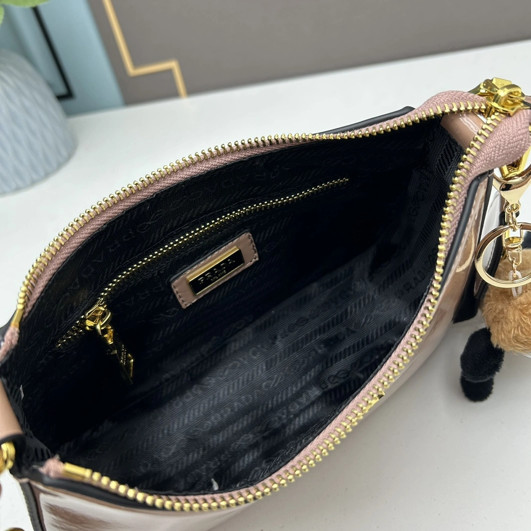 Prada AAA Quality Messenger Bags For Women Cozy 8753
