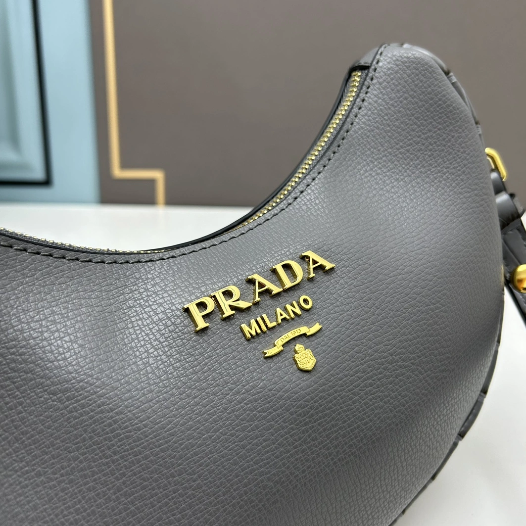 Prada AAA Quality Messenger Bags For Women DailyWear 1115