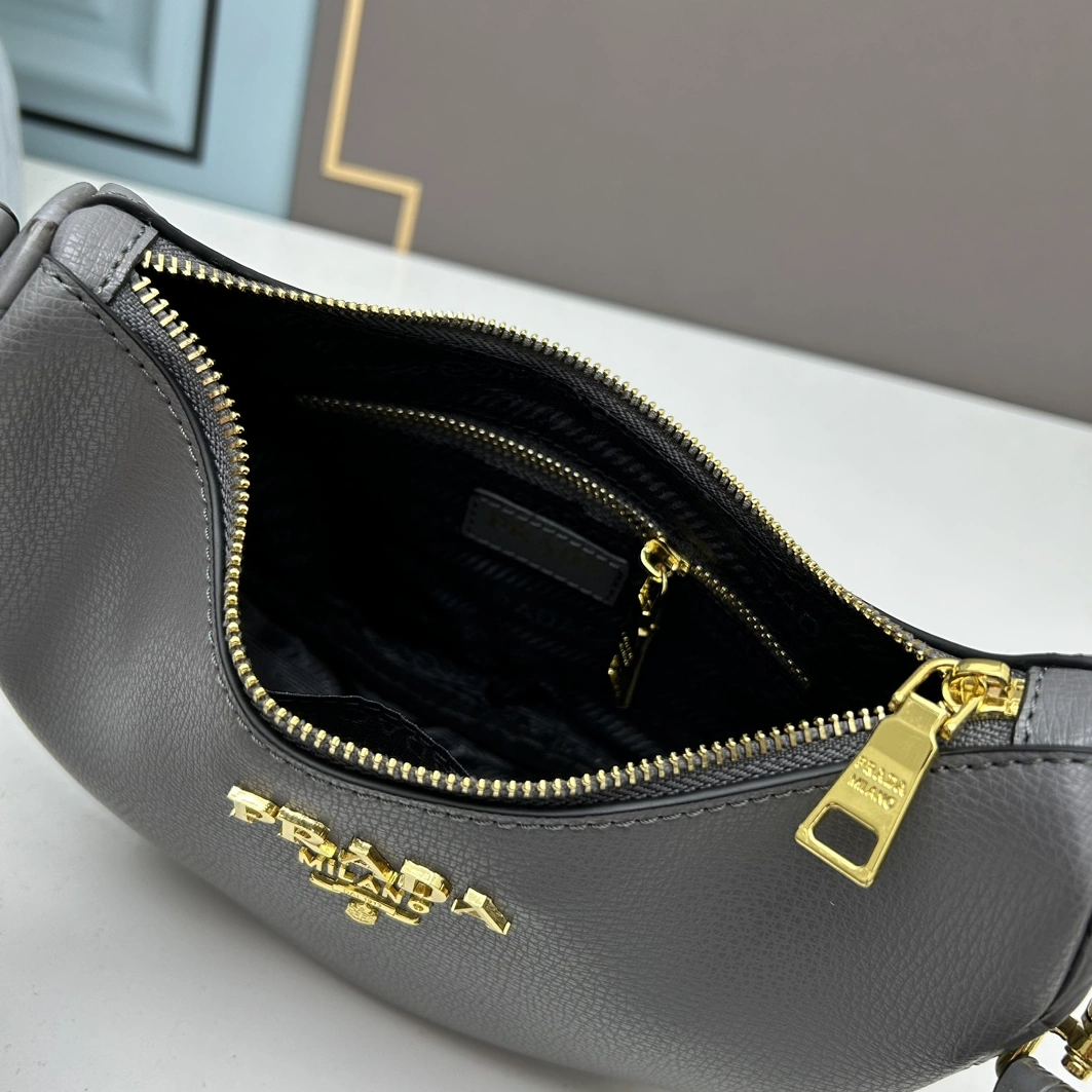 Prada AAA Quality Messenger Bags For Women DailyWear 1115
