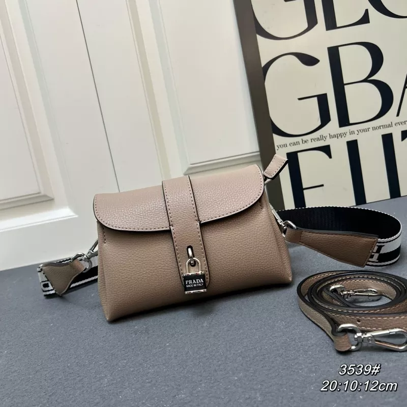 Prada AAA Quality Messenger Bags For Women DailyWear 5376