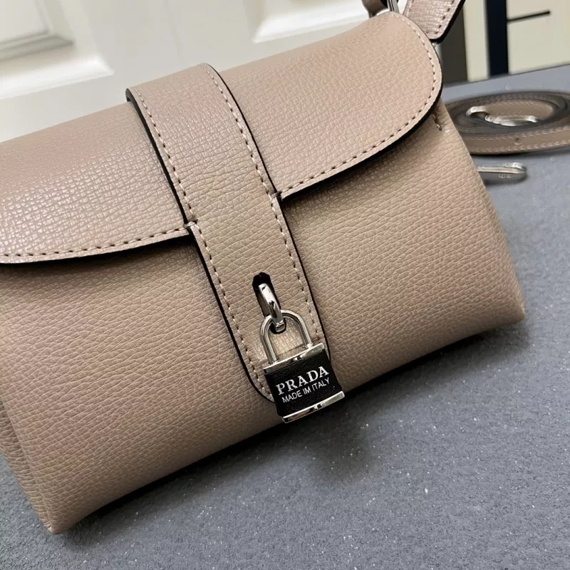 Prada AAA Quality Messenger Bags For Women DailyWear 5376