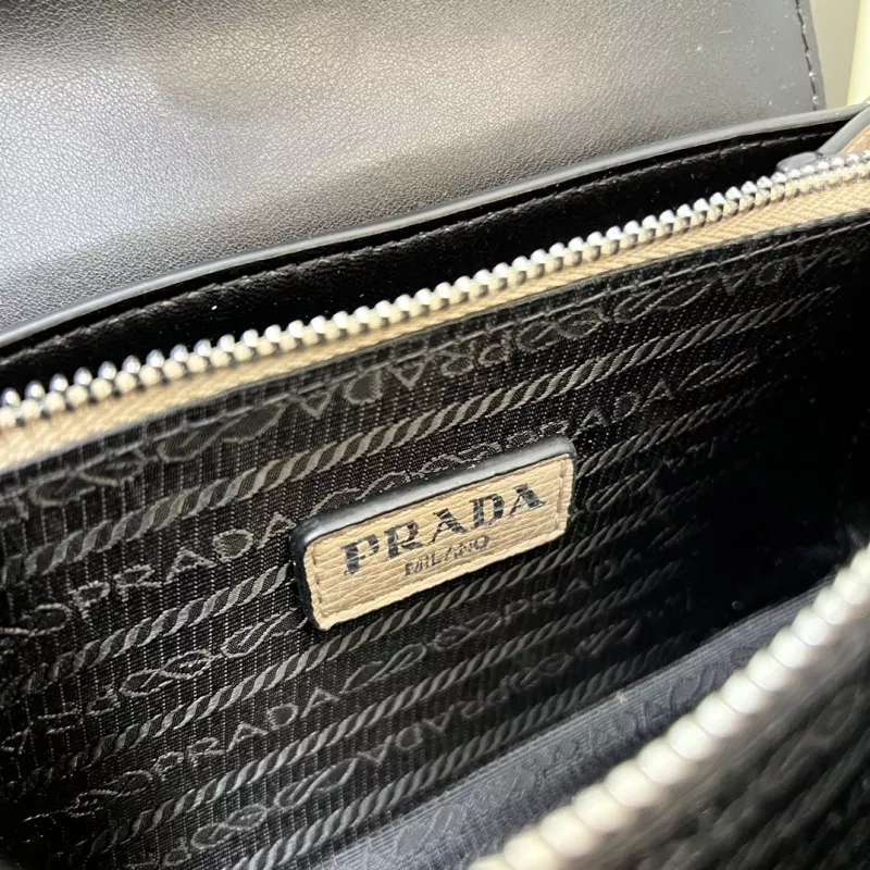 Prada AAA Quality Messenger Bags For Women DailyWear 5376