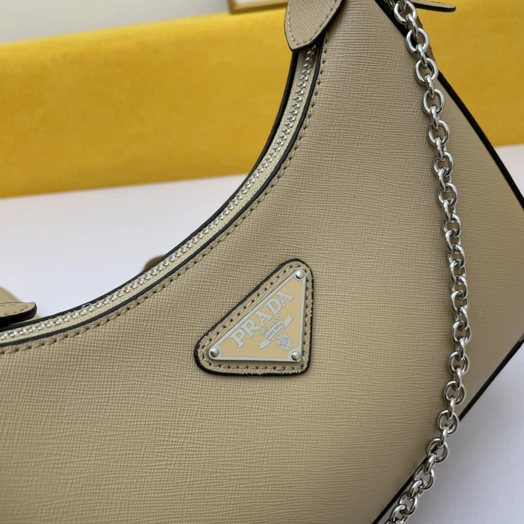 Prada AAA Quality Messenger Bags For Women DailyWear 9515