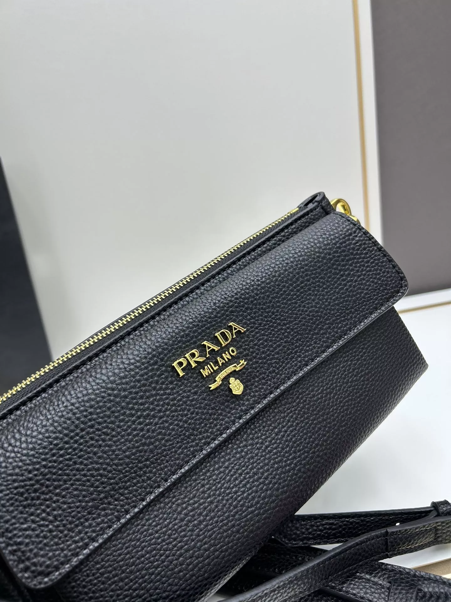 Prada AAA Quality Messenger Bags For Women EasyMatch 1811