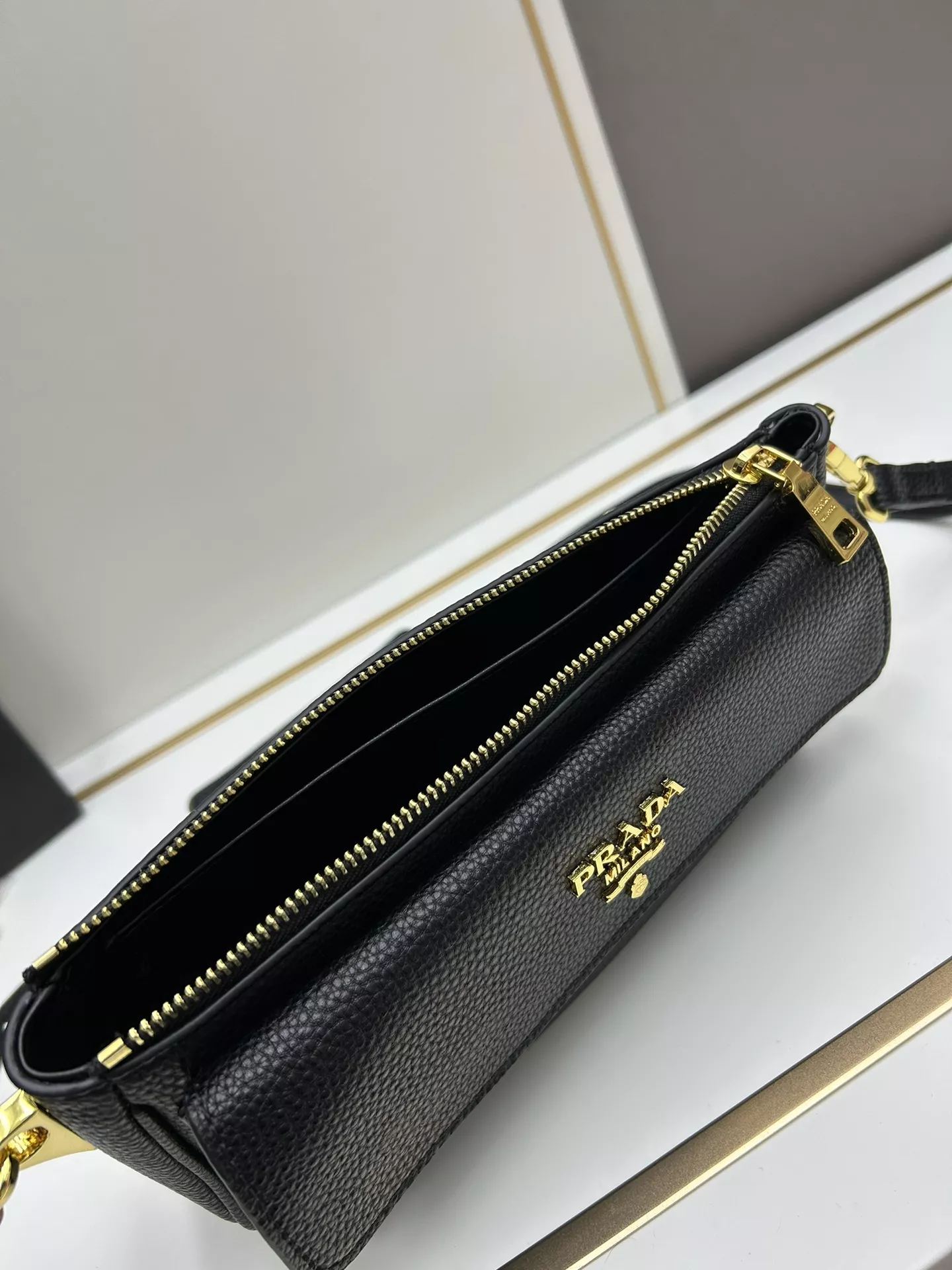 Prada AAA Quality Messenger Bags For Women EasyMatch 1811