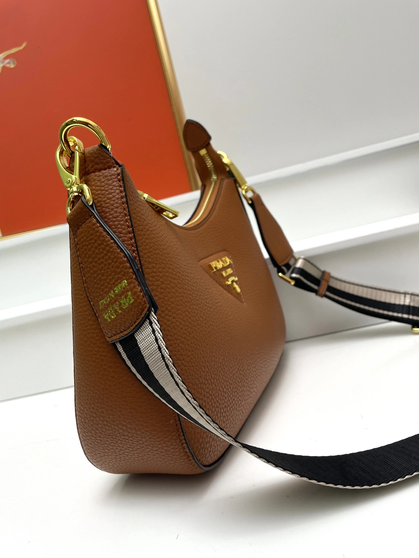 Prada AAA Quality Messenger Bags For Women Efficient 5662