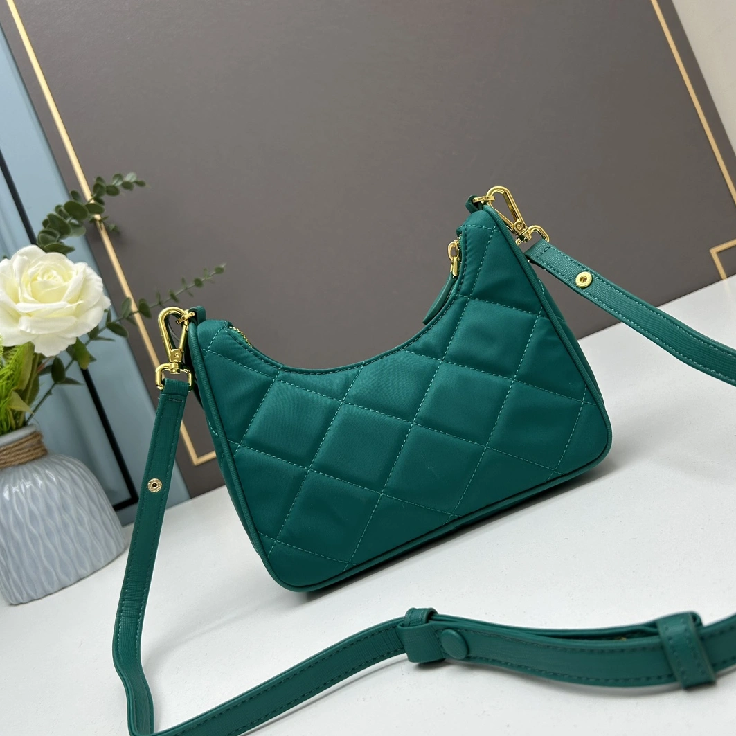Prada AAA Quality Messenger Bags For Women Efficient 6685