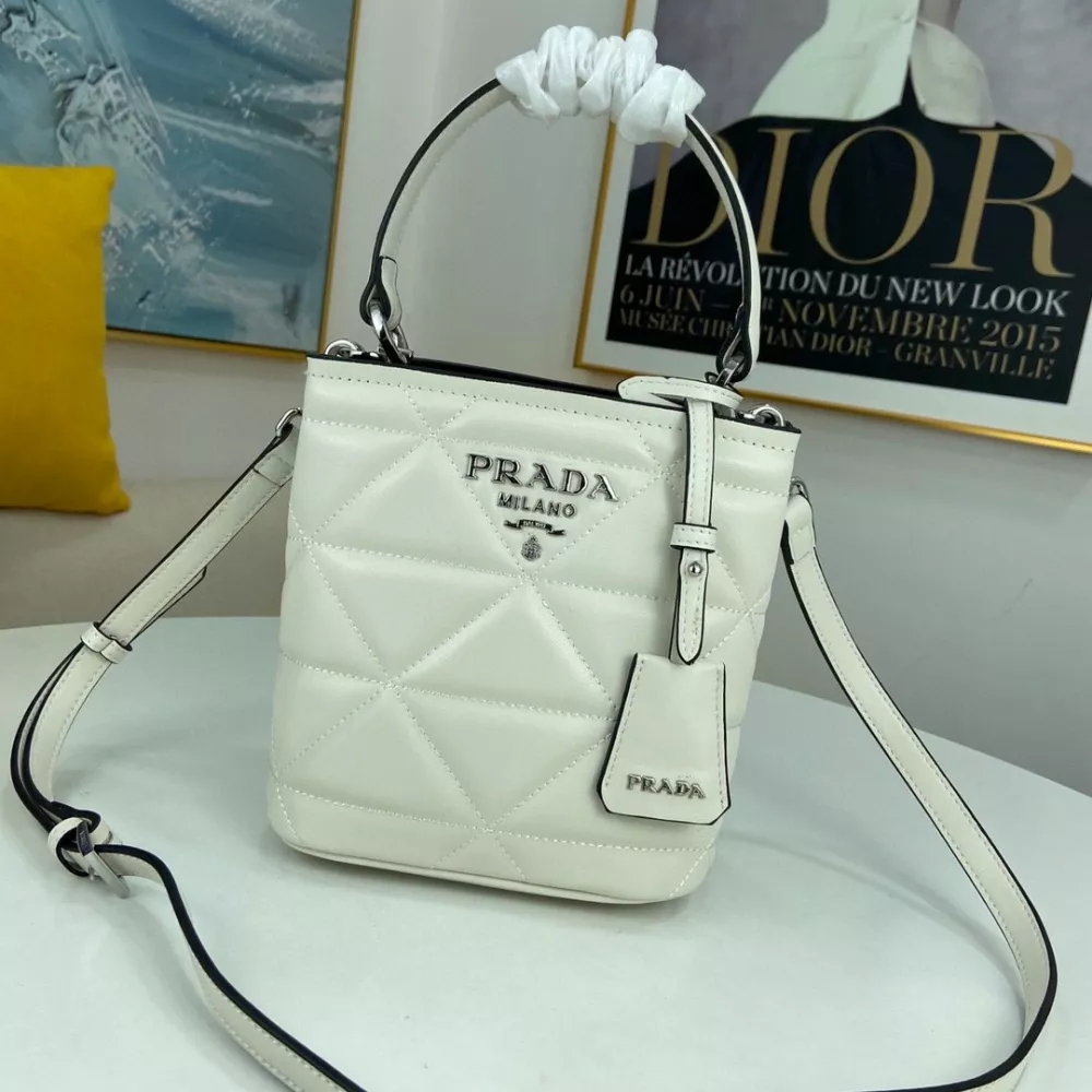 Prada AAA Quality Messenger Bags For Women Elegant 2773