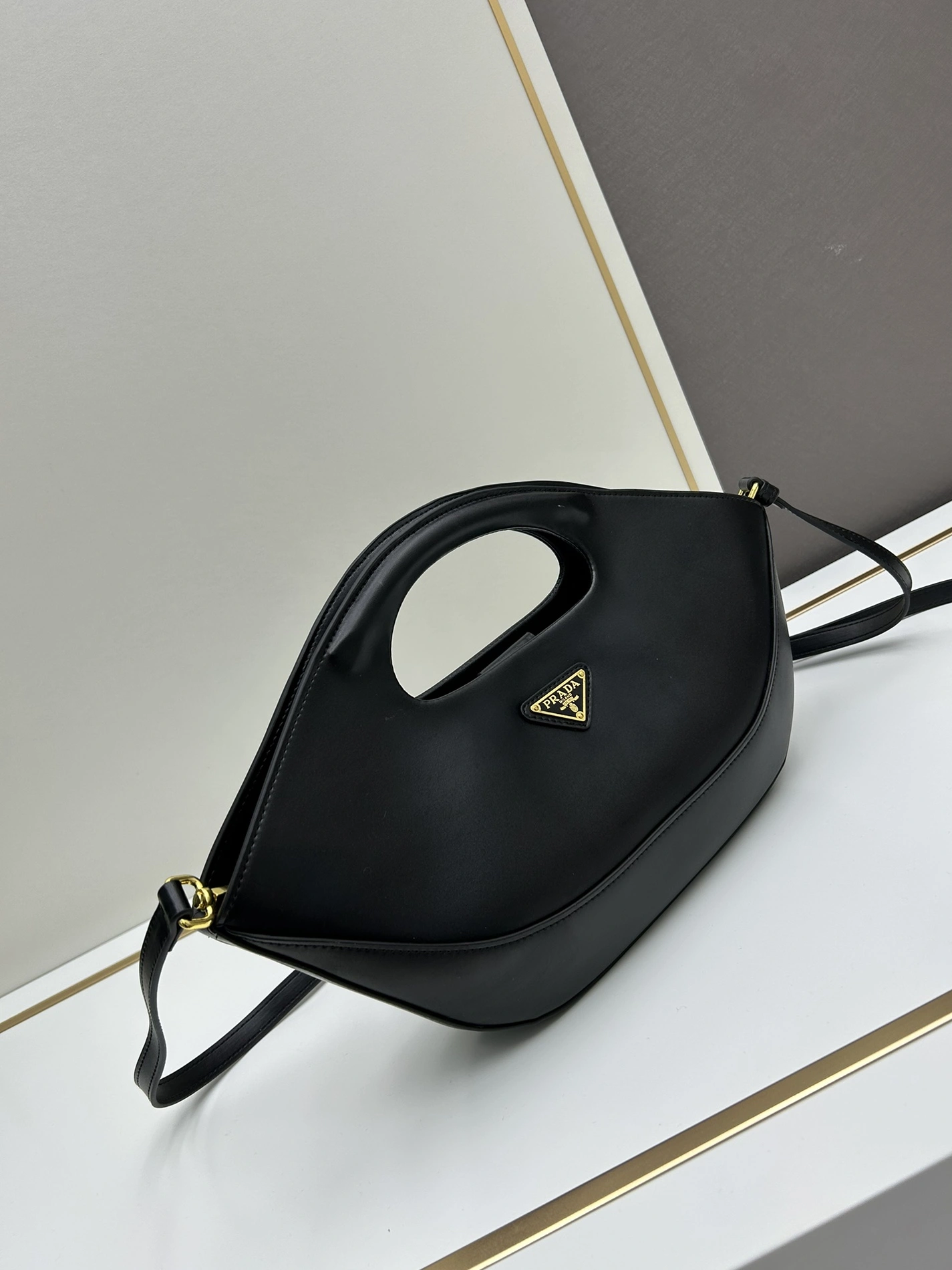 Prada AAA Quality Messenger Bags For Women GoodFit 8574