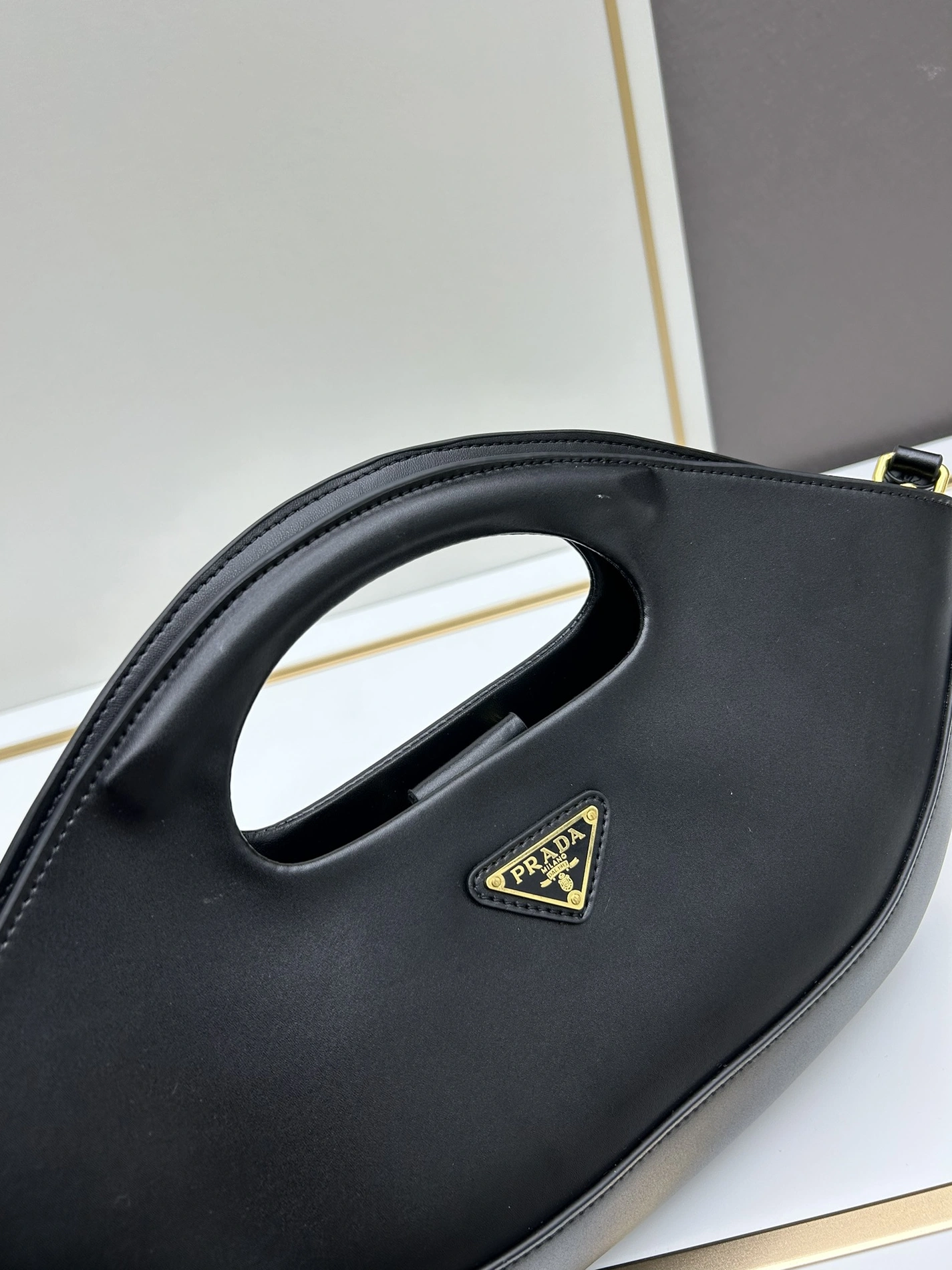 Prada AAA Quality Messenger Bags For Women GoodFit 8574