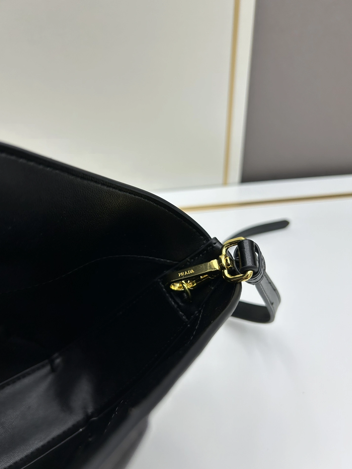 Prada AAA Quality Messenger Bags For Women GoodFit 8574