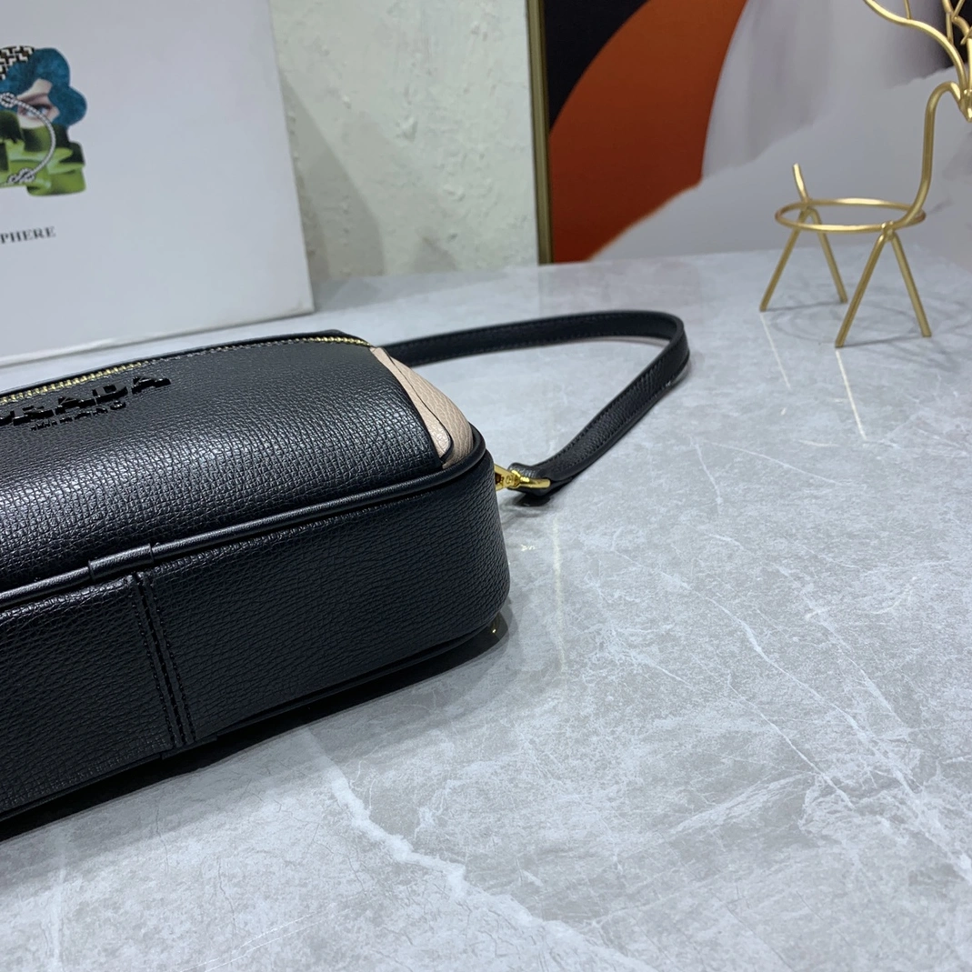 Prada AAA Quality Messenger Bags For Women GoodFit 9891