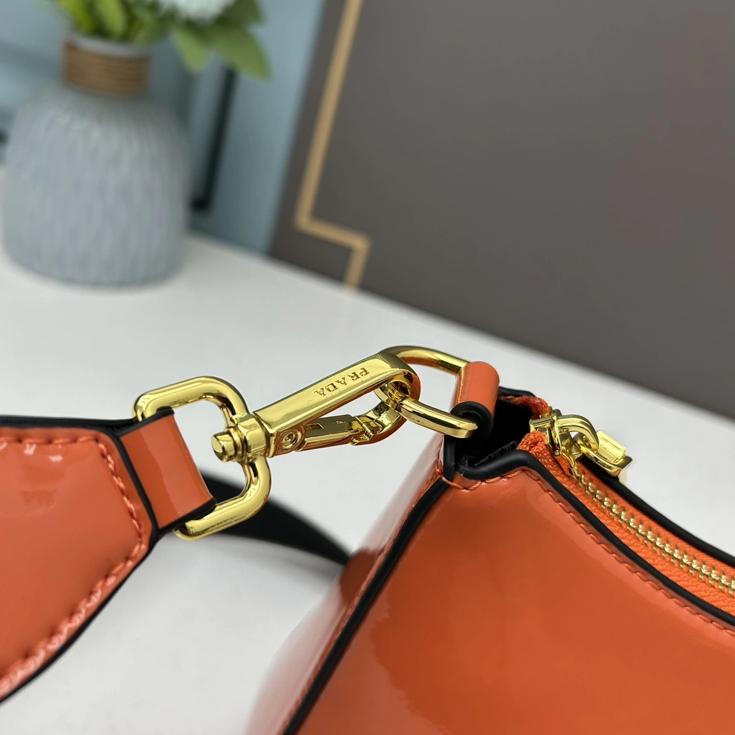 Prada AAA Quality Messenger Bags For Women HighQuality 3815
