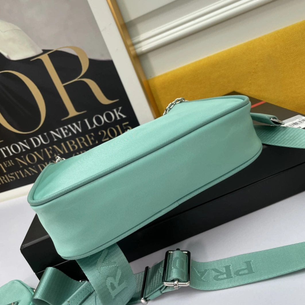 Prada AAA Quality Messenger Bags For Women HighQuality 5674