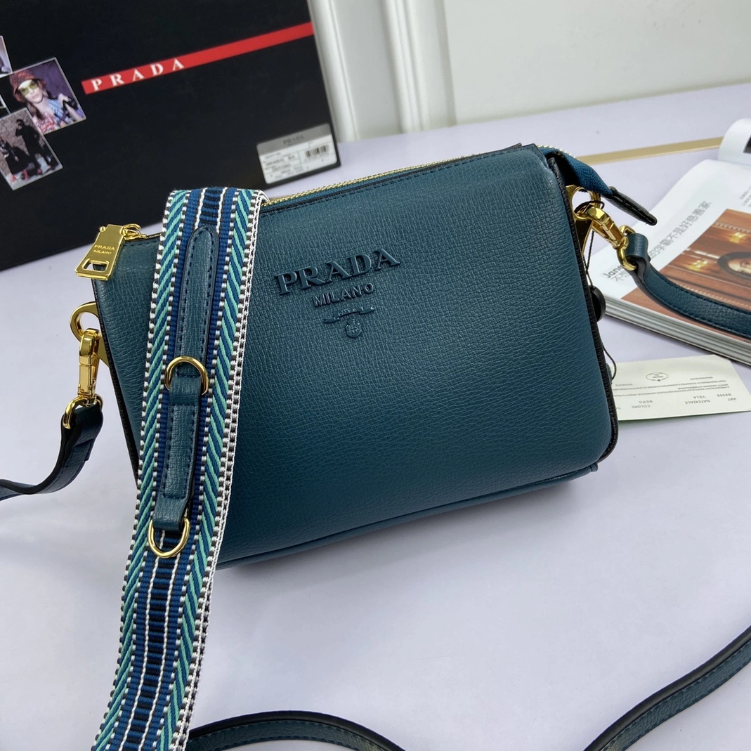 Prada AAA Quality Messenger Bags For Women Lightweight 416