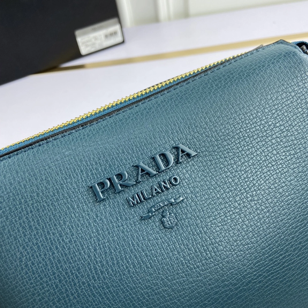 Prada AAA Quality Messenger Bags For Women Lightweight 416