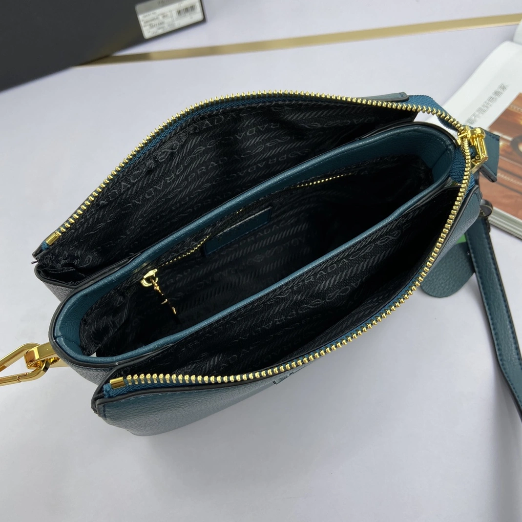 Prada AAA Quality Messenger Bags For Women Lightweight 416