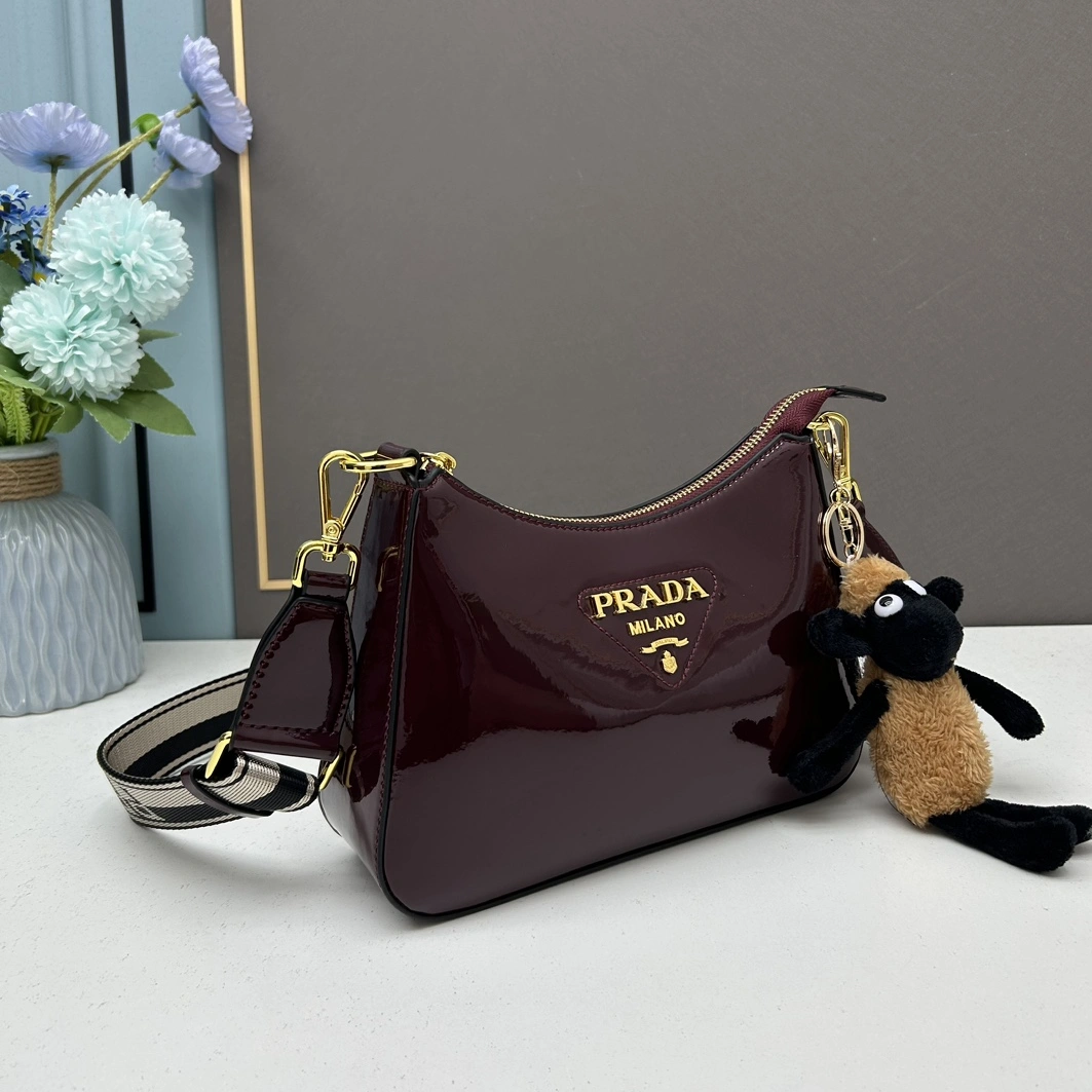Prada AAA Quality Messenger Bags For Women Lightweight 8254