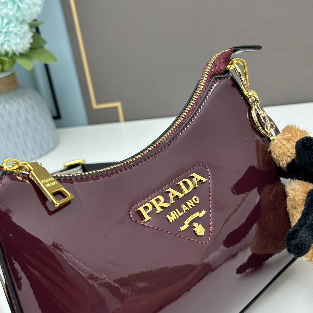 Prada AAA Quality Messenger Bags For Women Lightweight 8254