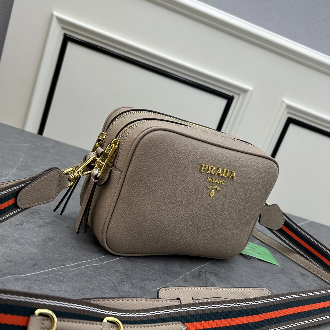 Prada AAA Quality Messenger Bags For Women Minimalist 1410