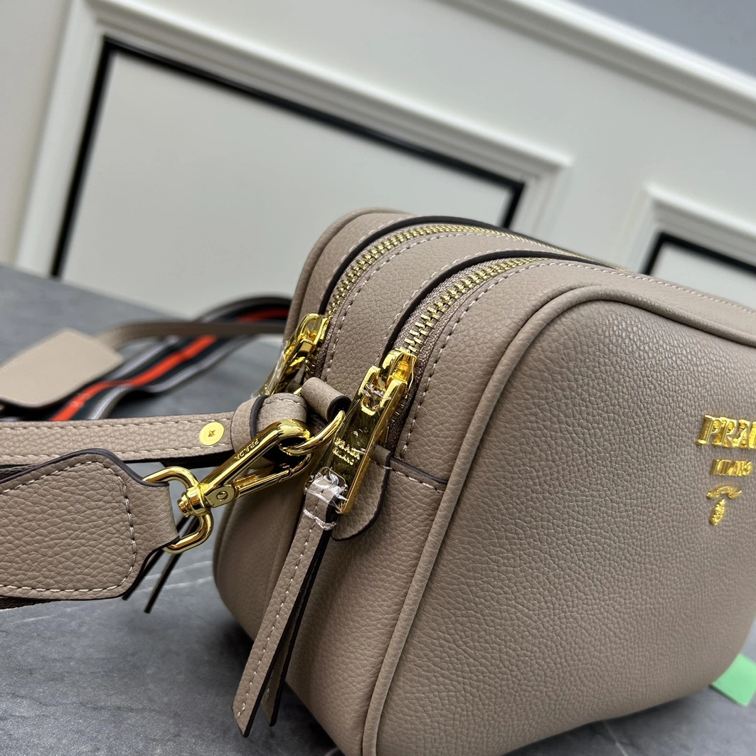 Prada AAA Quality Messenger Bags For Women Minimalist 1410
