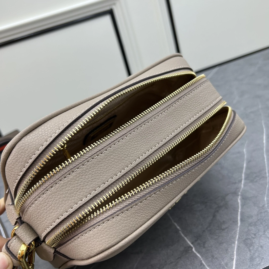 Prada AAA Quality Messenger Bags For Women Minimalist 1410