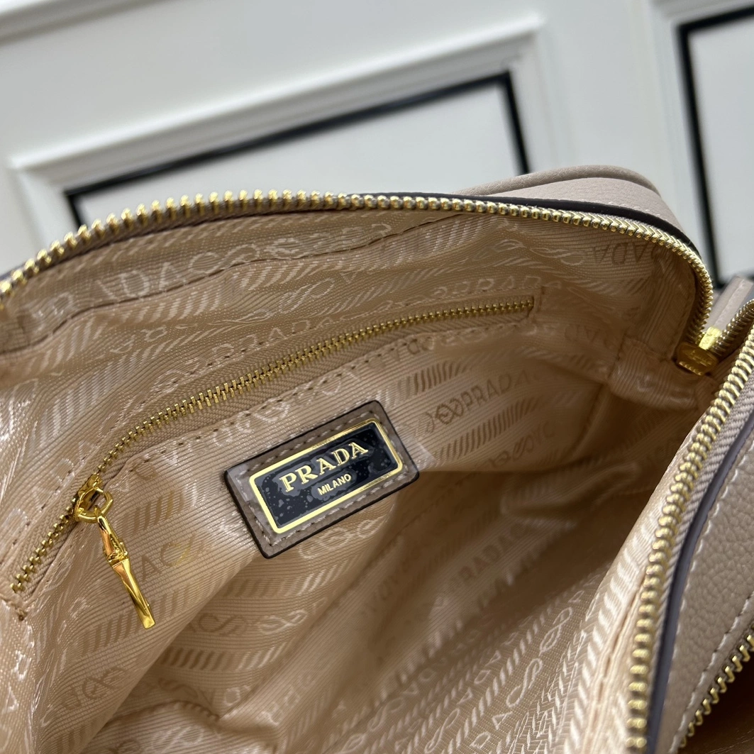 Prada AAA Quality Messenger Bags For Women Minimalist 1410