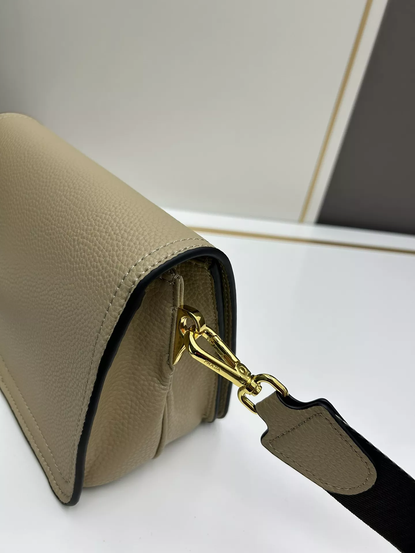Prada AAA Quality Messenger Bags For Women Minimalist 5879