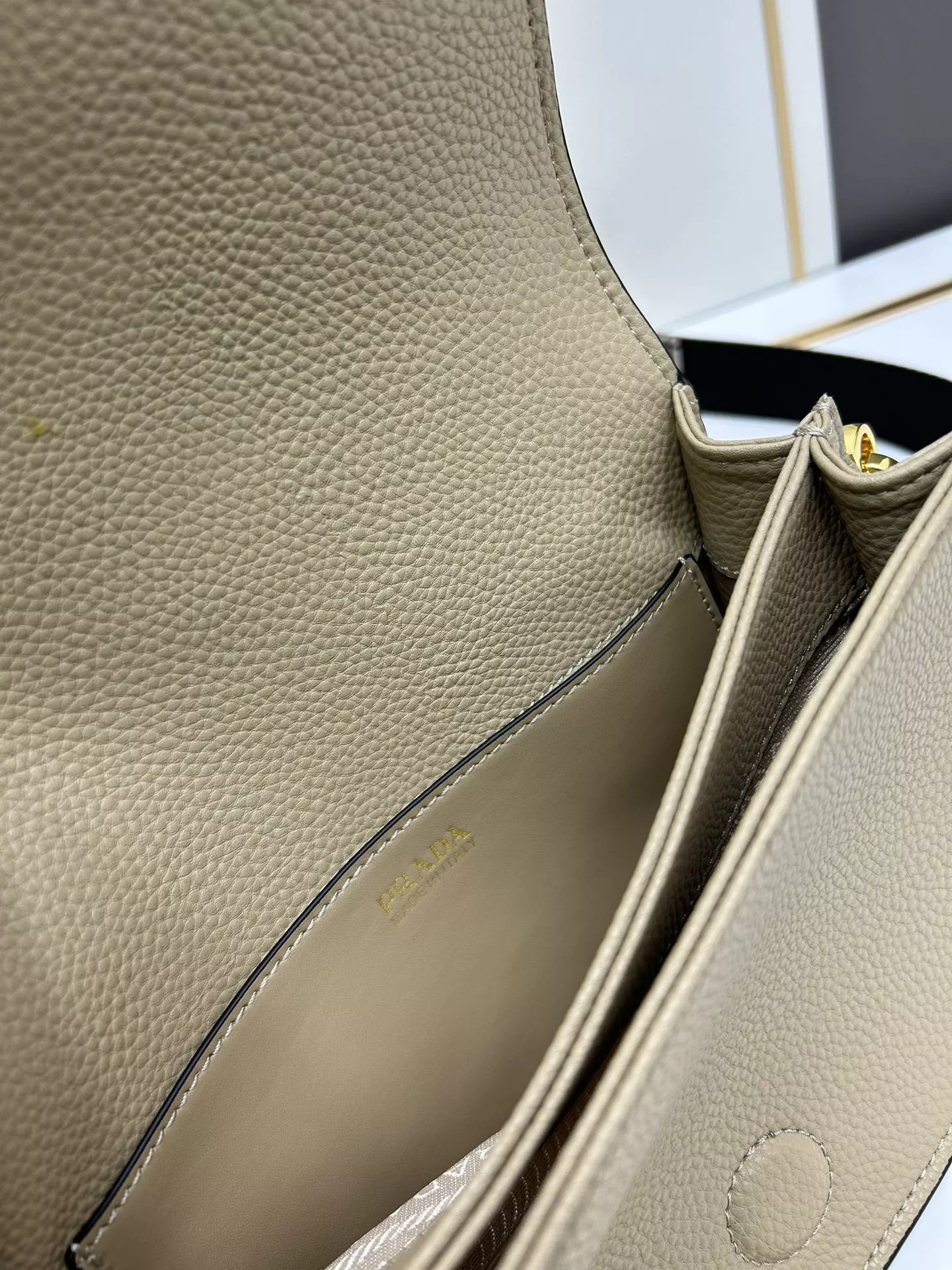 Prada AAA Quality Messenger Bags For Women Minimalist 5879