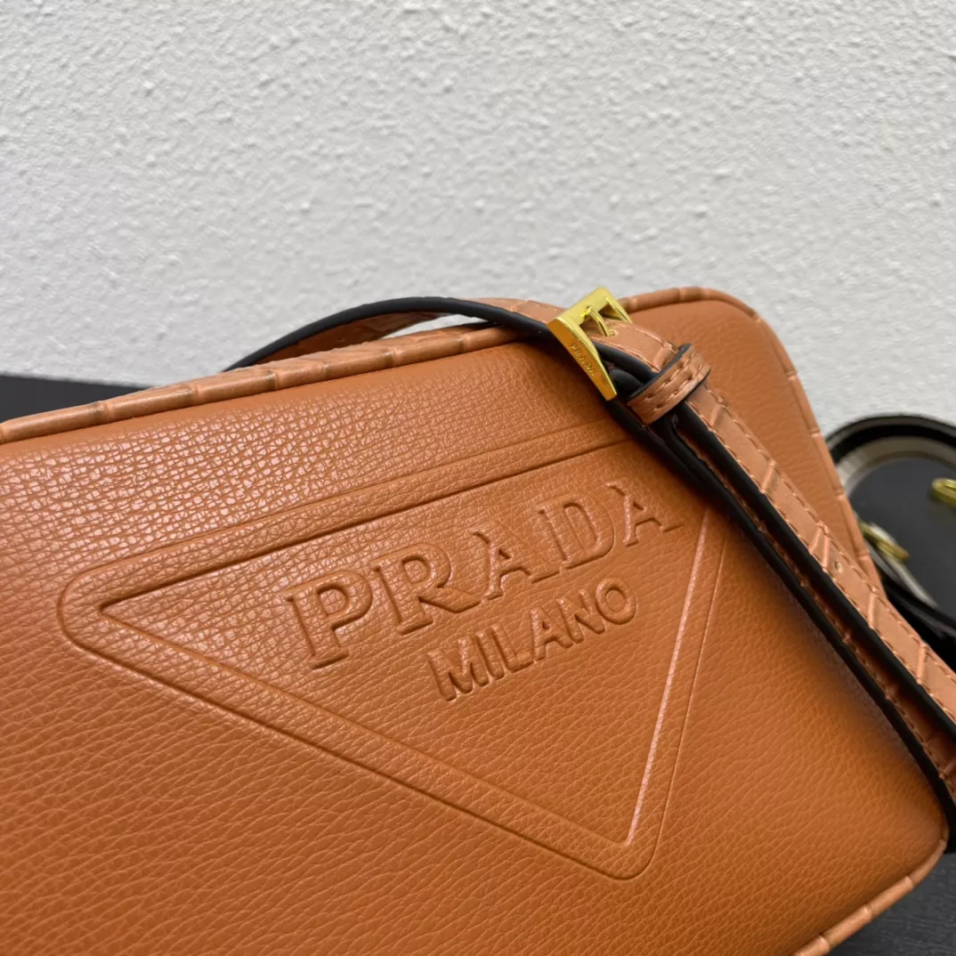 Prada AAA Quality Messenger Bags For Women Minimalist 8156