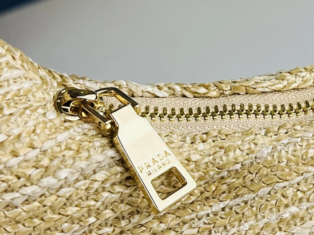 Prada AAA Quality Messenger Bags For Women Modern 9165