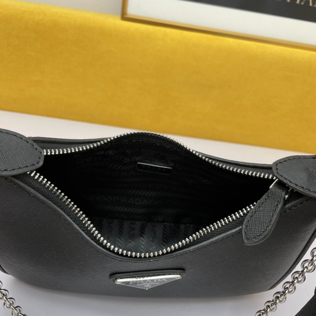 Prada AAA Quality Messenger Bags For Women ModernLook 5356