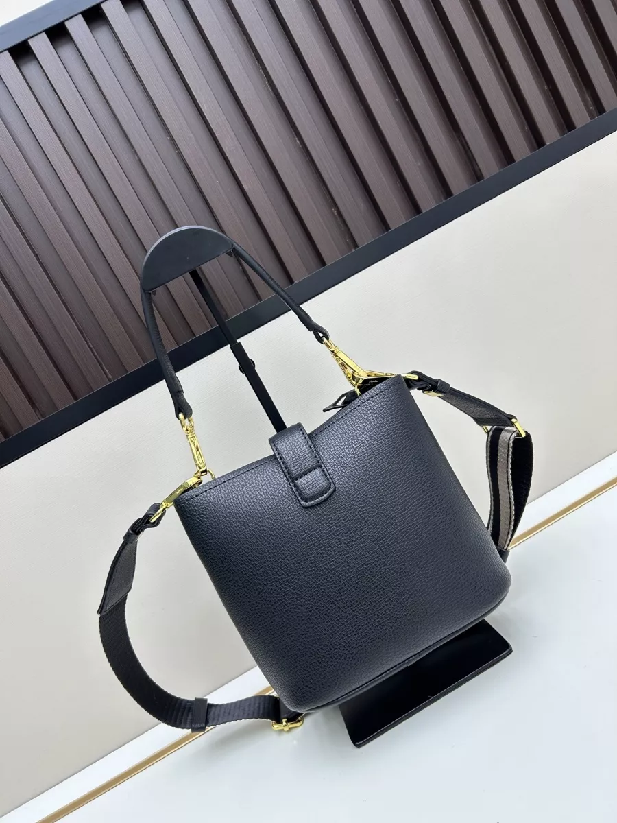 Prada AAA Quality Messenger Bags For Women ModernLook 7598