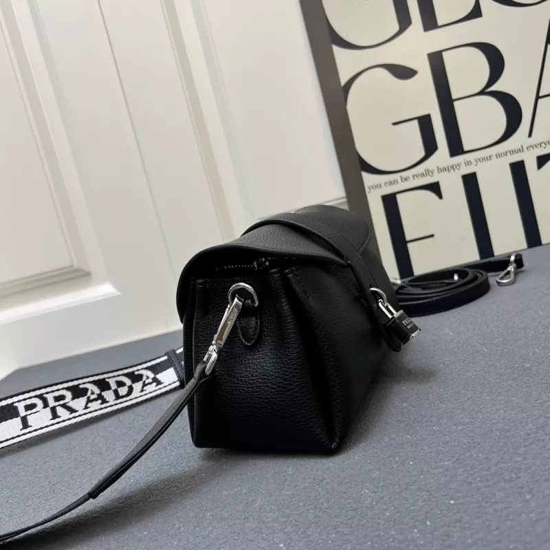 Prada AAA Quality Messenger Bags For Women ModernLook 8081