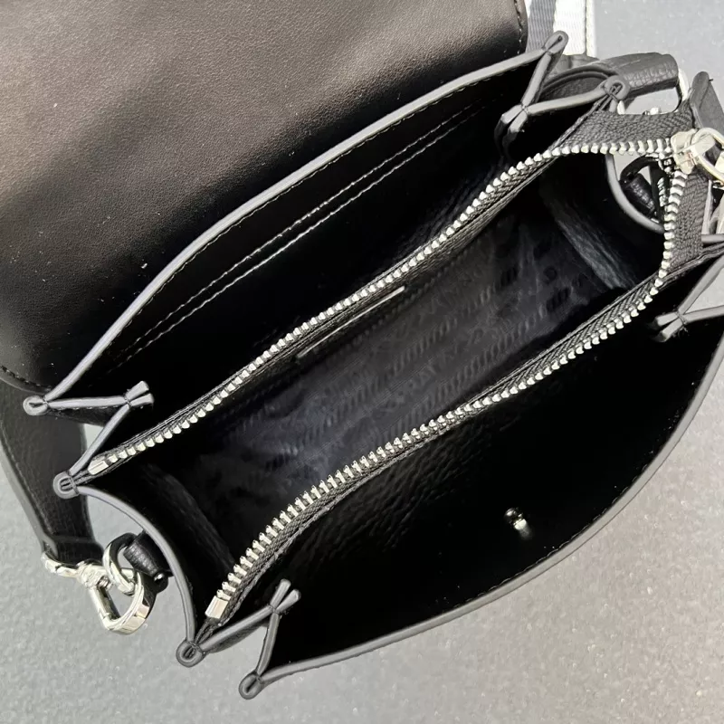 Prada AAA Quality Messenger Bags For Women ModernLook 8081