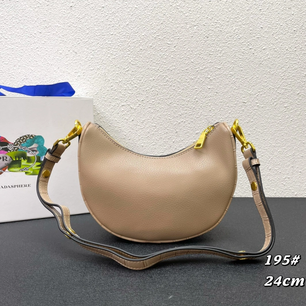 Prada AAA Quality Messenger Bags For Women ModernLook 9760