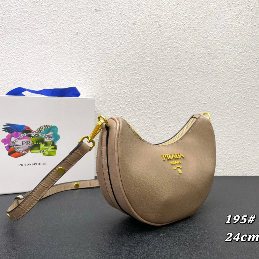 Prada AAA Quality Messenger Bags For Women ModernLook 9760