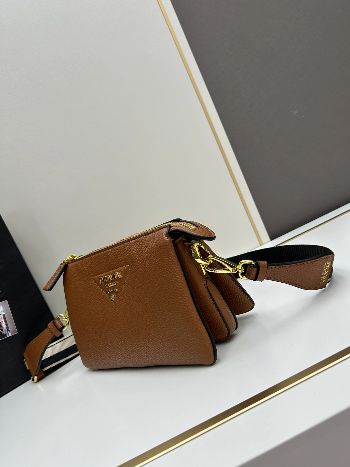 Prada AAA Quality Messenger Bags For Women NewStyle 591