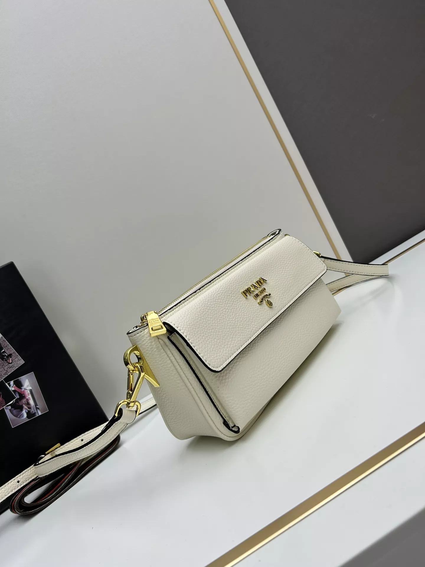 Prada AAA Quality Messenger Bags For Women NewStyle 6395