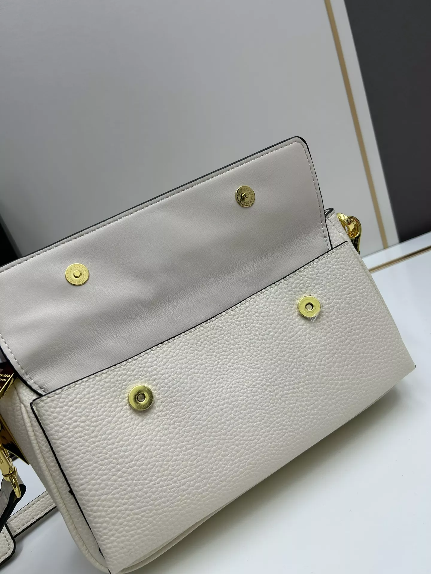 Prada AAA Quality Messenger Bags For Women NewStyle 6395