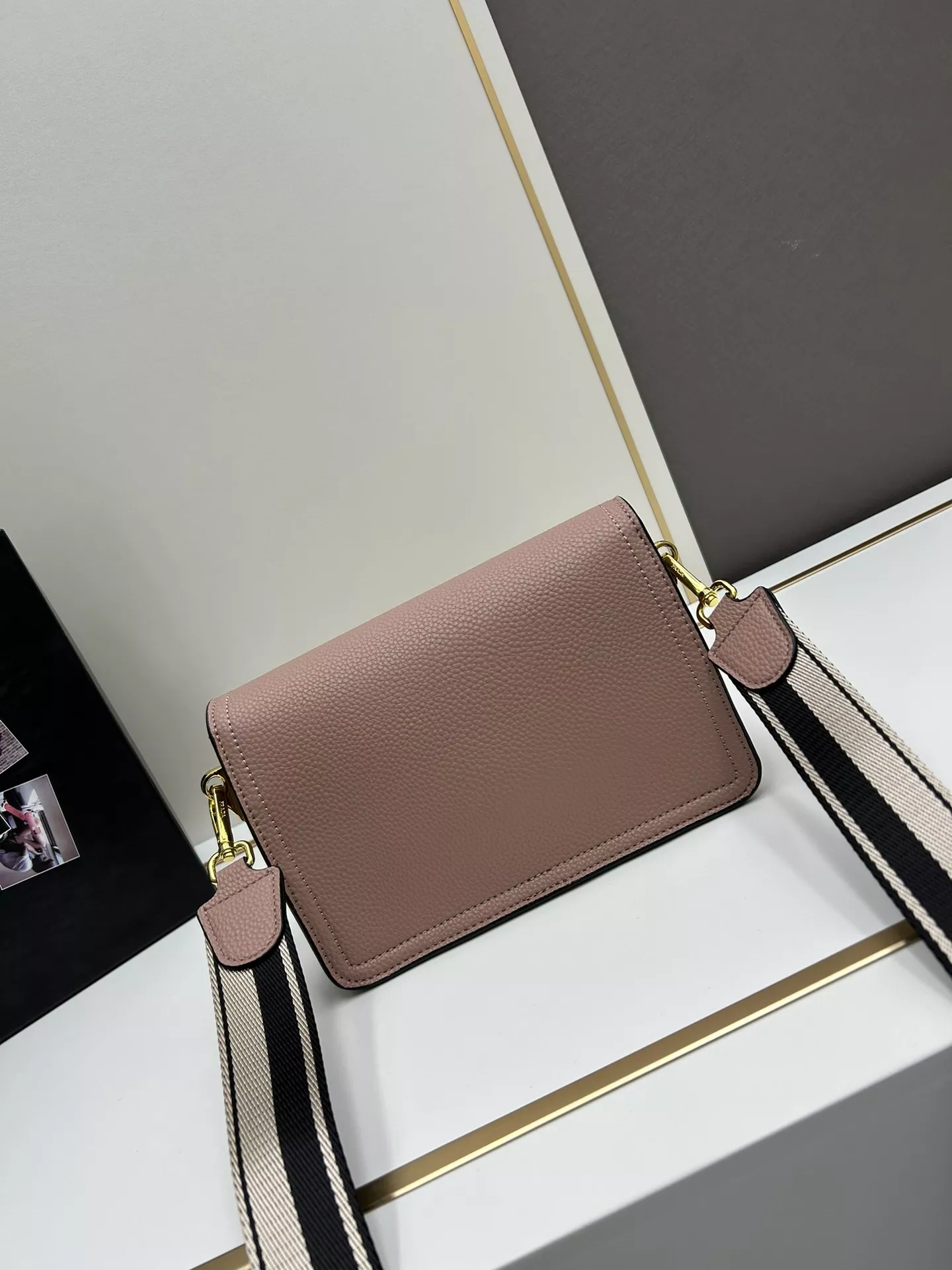 Prada AAA Quality Messenger Bags For Women NewStyle 6489