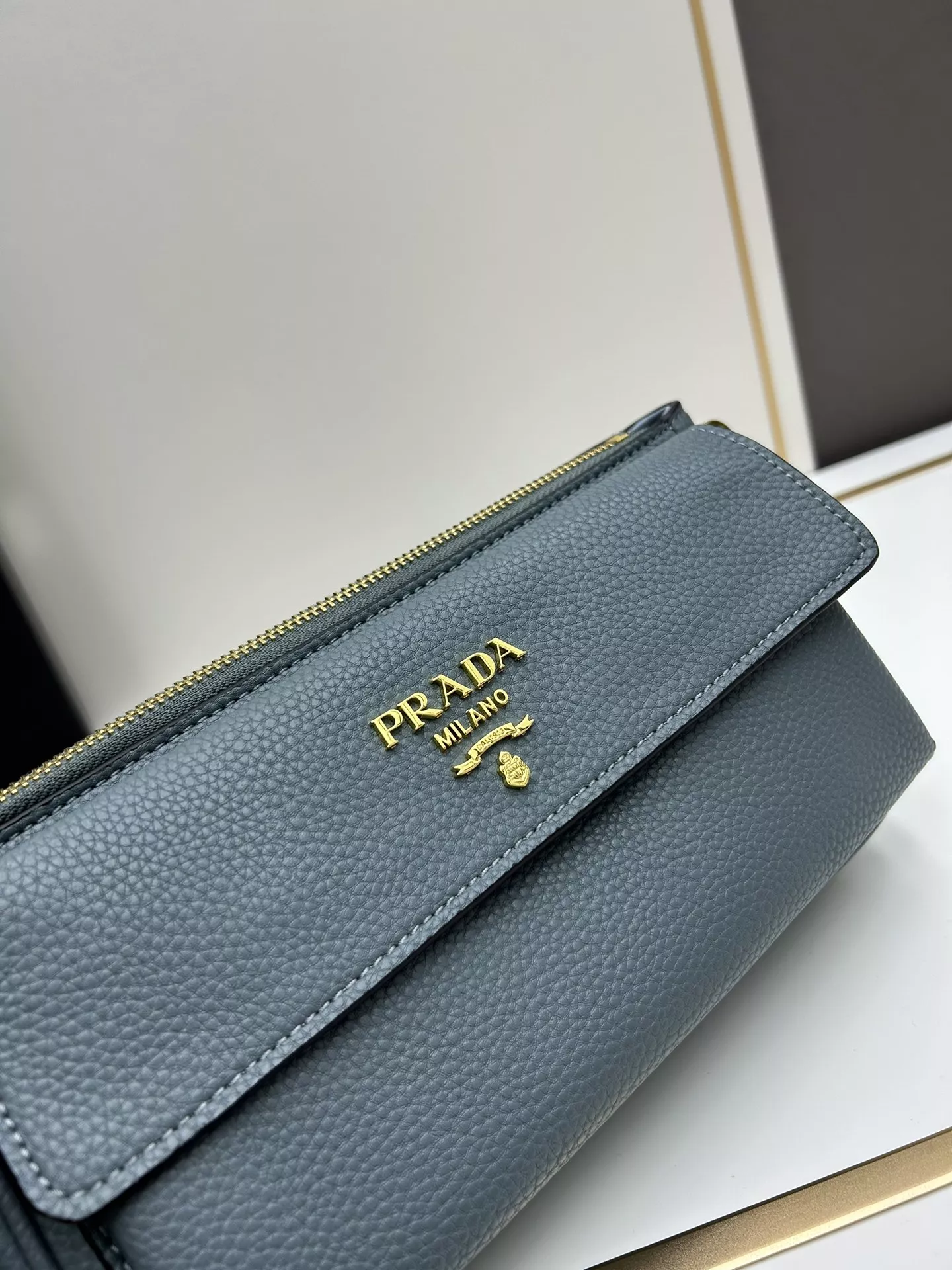 Prada AAA Quality Messenger Bags For Women NewStyle 7135