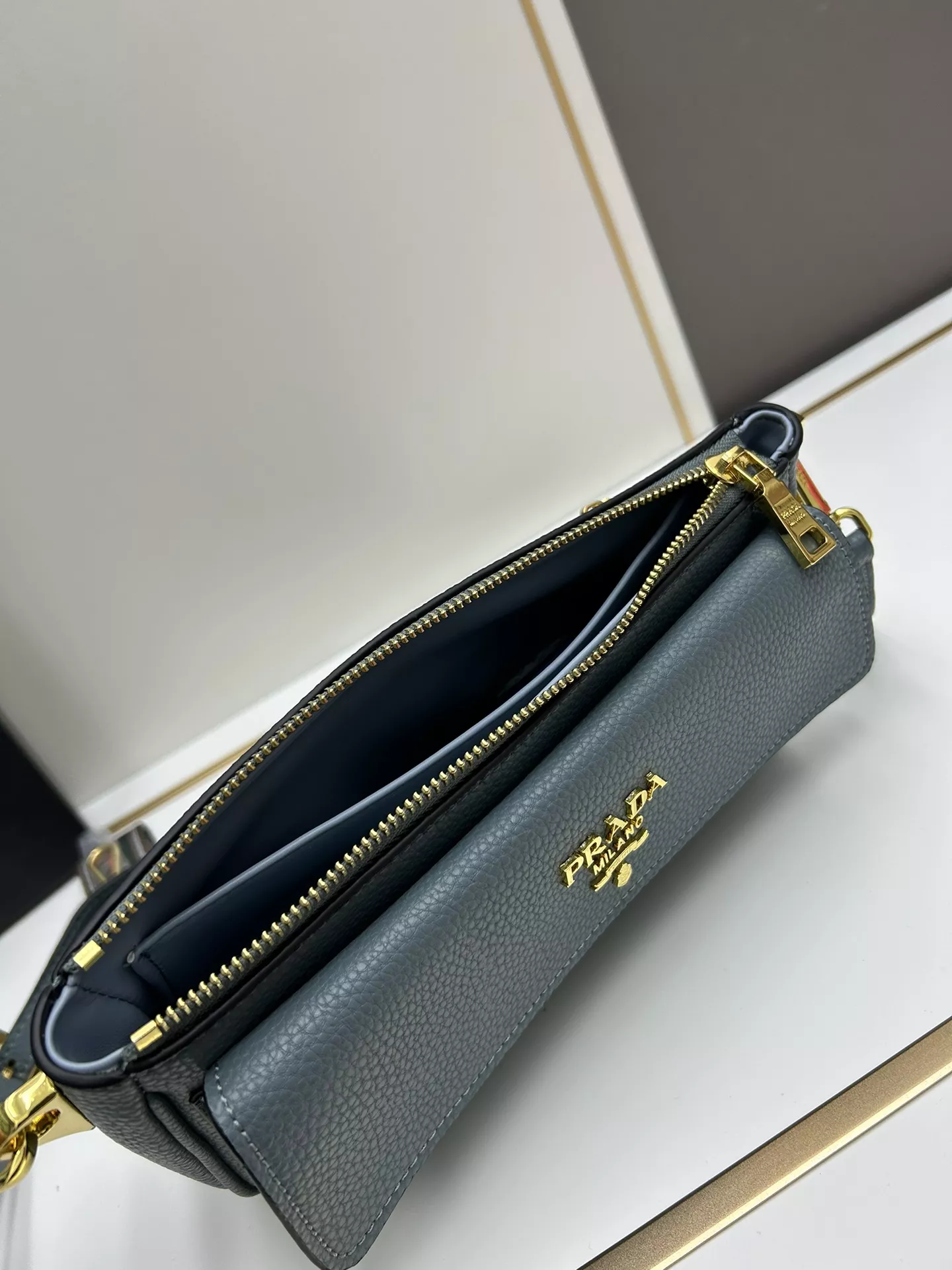 Prada AAA Quality Messenger Bags For Women NewStyle 7135